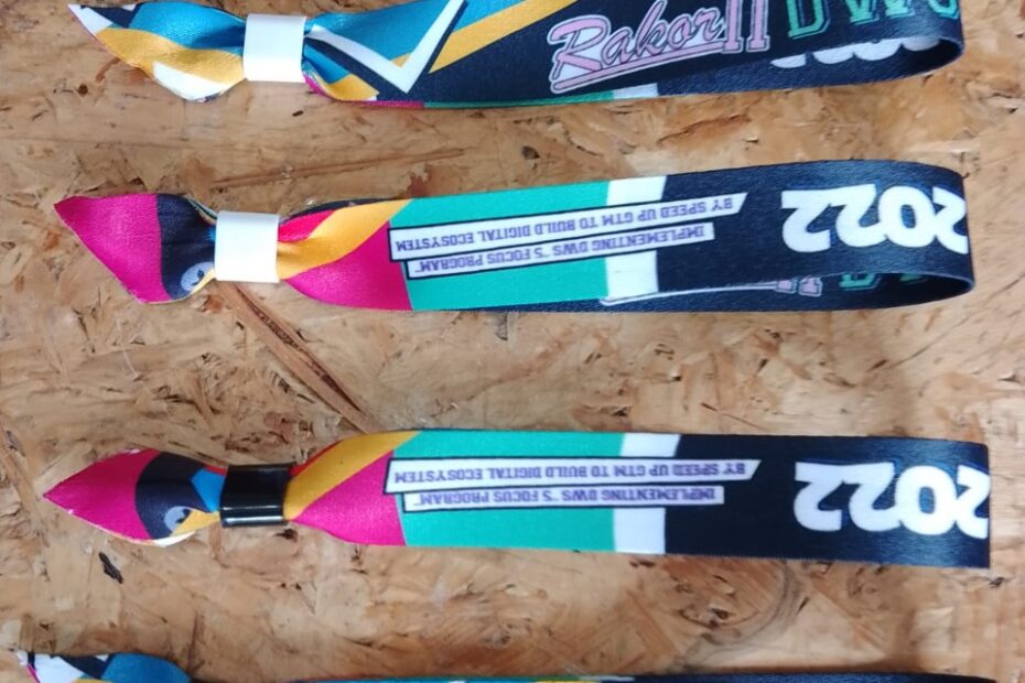 gelang lanyard